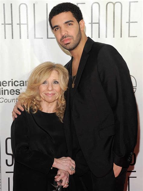 Drake's Mom Gets Emotional on Stage as Rapper Performs Song About Their ...