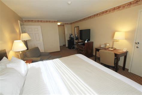 Fireside Inn & Suites Portland Rooms: Pictures & Reviews - Tripadvisor