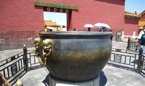 中国人为什么喜欢在院子里放水缸？还称它"门海"？_大缸
