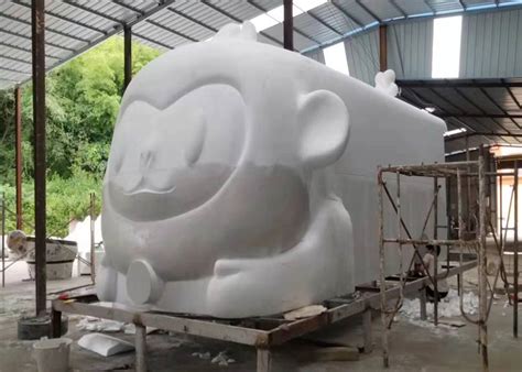 贵州泡沫雕塑制作-幽默悟空小汽车（加长版） -贵州朋和文化景观雕塑设计