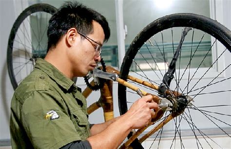 90后毛南族小伙返乡创业 制造“竹单车”-中国好故事