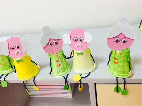 Yaşlılar Haftası Yaşlılara Saygı | Grandparents day crafts, Preschool crafts, Crafts