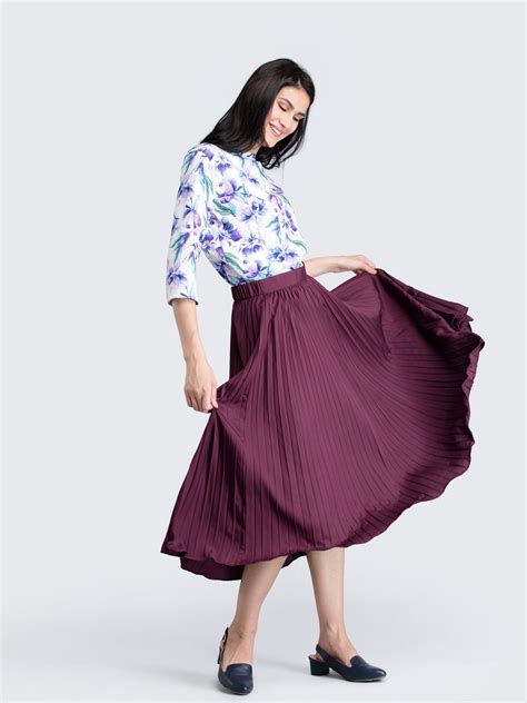 Buy Purple Boat Neck Floral Top Online | FableStreet