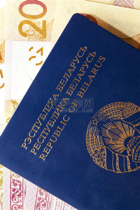带有泰国货币的泰国护照准备好在白色背景下旅行高清摄影大图-千库网