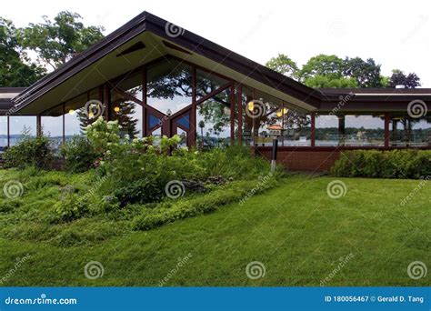 Lake Geneva Public Library 810017 Stock Image - Image of geneva, 1954: ...