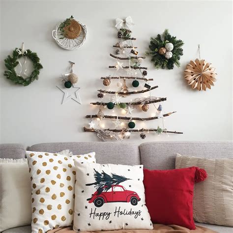 15 Super Festive And Creative Wall Christmas Tree Decor Ideas