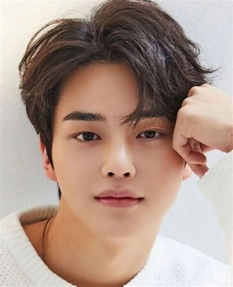 7 3 korean parting hairstyle