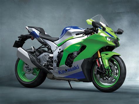 Kawasaki unveil Ninja 40th Anniversary models for 2024 range - J&L Motorcycles Ltd