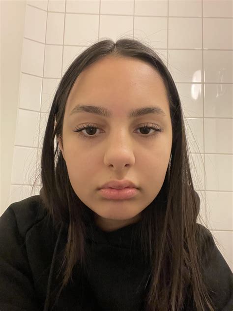 Do I look ugly? Be honest. How can I look better. : r/amIuglyBrutallyHonest