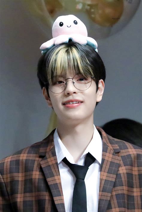 Pin by dinosaurus on ャ. 𝐒𝐄𝐔𝐍𝐆𝐌𝐈𝐍 | Stray kids seungmin, I love you ...