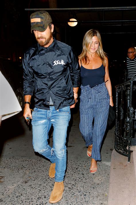 Jennifer Aniston Found The Pants Of Your Comfort-Loving Dreams ...