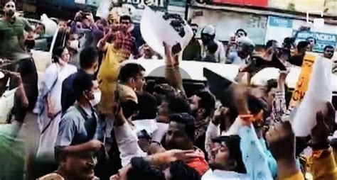 Mamata Banerjee faces protests from right-wing outfit in Varanasi, TMC ...