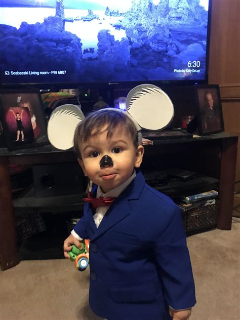 My grandson as Mr. Moon. He loves “Sing”. : r/aww