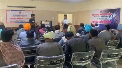 Defensive Driving Simulator 的图像结果