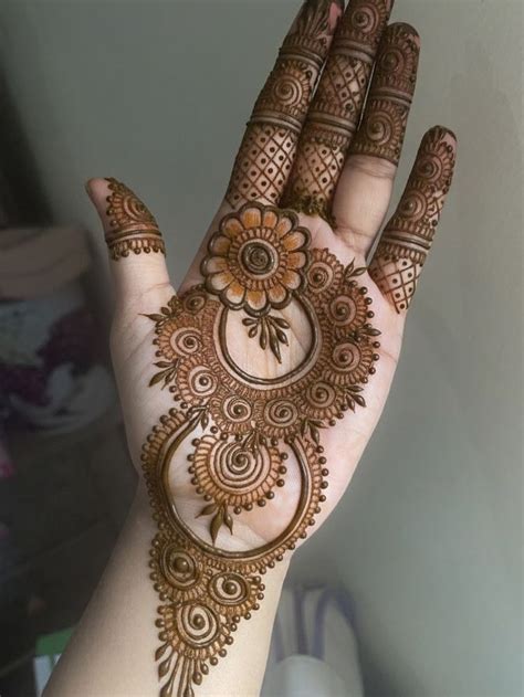 Simple Mehndi Design – Minimal, Elegant & Easy Patterns – Hello Swanky ...