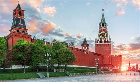Экскурсии в Московский Кремль 2025: расписание и цены