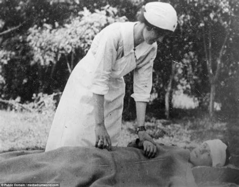 WWI photos show realities of injured soldiers in hospital | Daily Mail ...