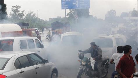 Peoples age decreased 6 years in ncr due to air pollution - India TV Hindi