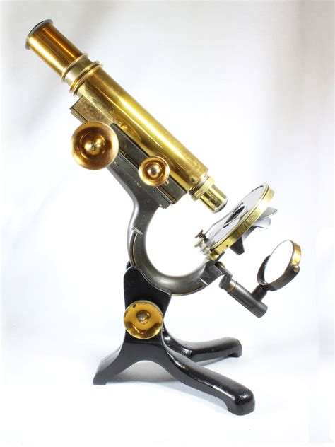 The History of Optical Microscopes - MicroscopeSpot