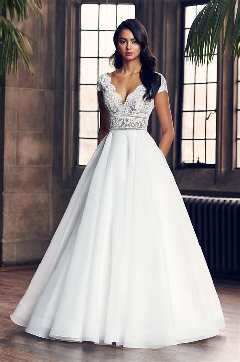 Ball Gown Wedding Dresses With Cap Sleeves