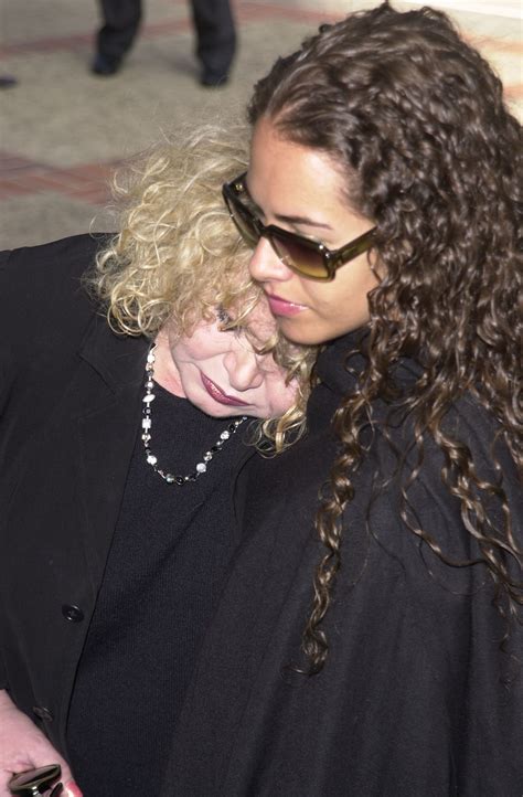 Samantha Struthers Rader Is Sally Struthers' Beautiful & Only Child ...