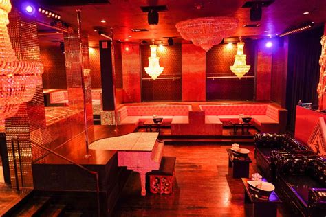 Night Clubs in Los Angeles - Bottle Service and VIP Table Booking