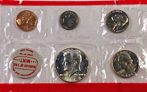 1968 Denver Mint Uncirculated Coin Set*Kennedy Half Dollar is Silver*In ...