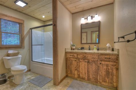 Rusty Nail Rental Cabin | Cuddle Up Cabin Rentals