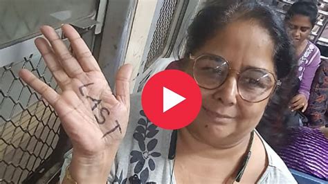 Local Train Ladies Coach 的图像结果