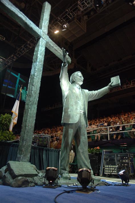 Southern Baptists dedicate statue of Billy Graham | Baptist Press