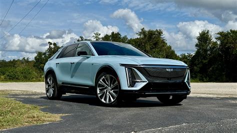 Cadillac Is Winning The Luxury EV Segment - Dumoid.com