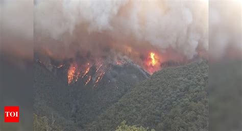 Australia orders force evacuation of residents, tourists ahead of ...