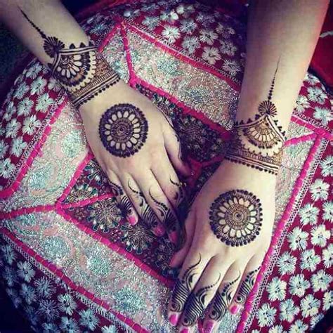 100+ Best Back Hand Mehndi Designs That Are Trending Now