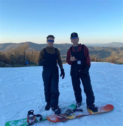 Alex Kemp | Tied my shoes, I’m done trippin 🏄🏼‍♂️ | Instagram