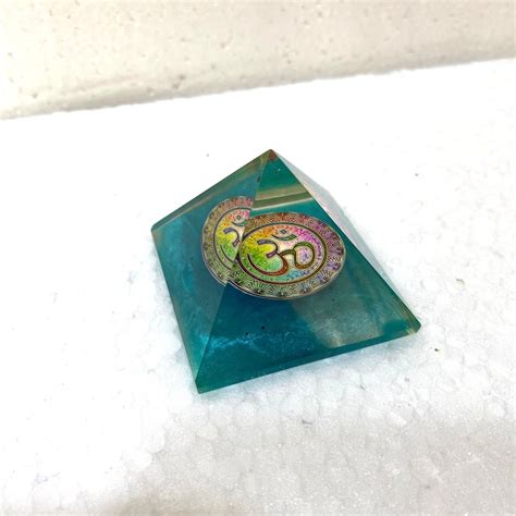 Small Crystal Pyramid Vastu Spiritual Collection Office Desk Gifts Tam