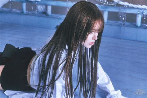 Watch: NMIXX Intrigues With Stylish MV For "KNOW ABOUT ME" Comeback | Soompi