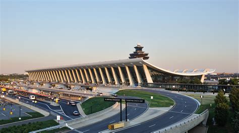 Washington Dulles International Airport – Mountain View Mirror