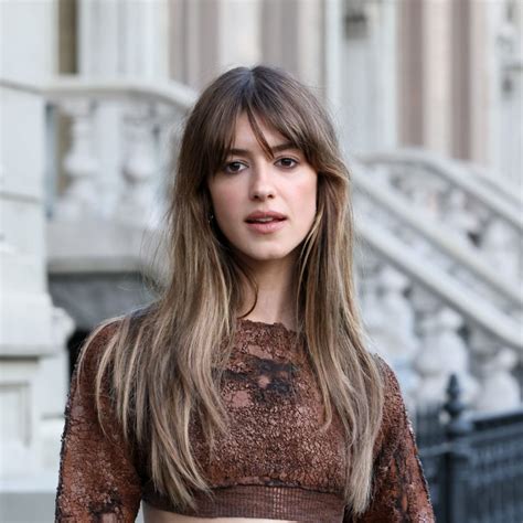 An expert on how to find the right fringe for your face shape