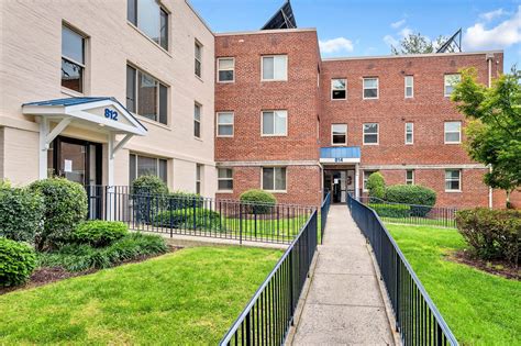 University Manor Apartments