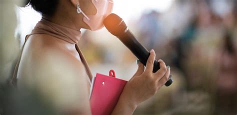 Interview Microphone Scene 的图像结果