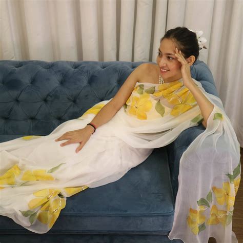 Hibiscus Chiffon Saree In White Base – Local Nation