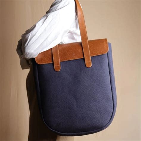 Zaira – Bicyclist: Handmade Leather Goods