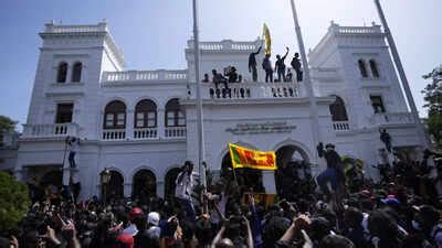 Sri Lanka's anti-government protesters to hand back iconic govt ...