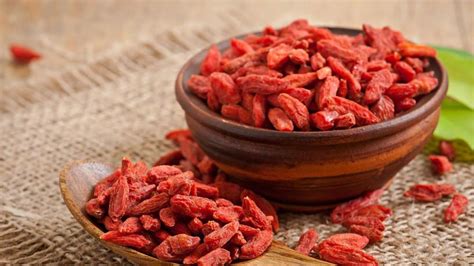 ¿Son peligrosas las bayas de Goji? Propiedades, beneficios y cómo tomarlas