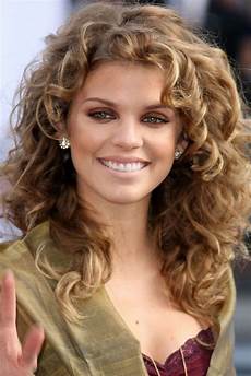 Curly Hairstyles For Shaped Faces by Best Hairstyles For Square Shape Square Curly Hairstyles For Shaped Faces