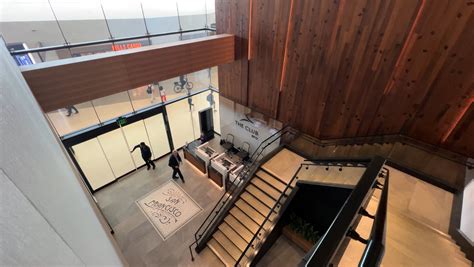 Take A Peek: The Club SFO Officially Opens At San Francisco ...