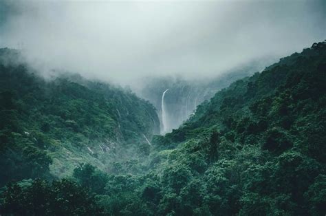 Best Monsoon Getaways in India for Groups 2026 — Kerala, Meghalaya ...