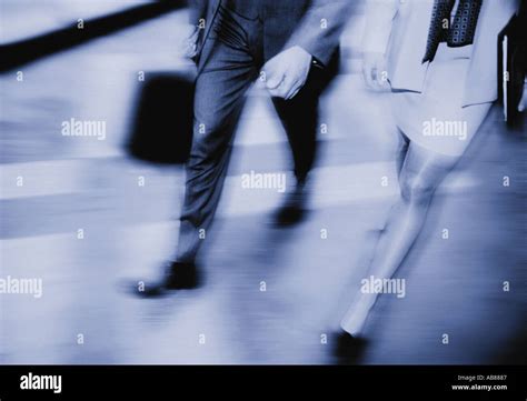 Line of Walking Business People 的图像结果