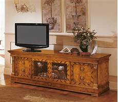 credenze porta tv credenza classica in legno porta tv con intarsi idfdesign credenze porta tv credenza classica in legno porta tv con intarsi idfdesign