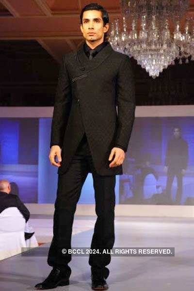 Model showcases a creation during Narendra Kumar show at Swiss Airline ...